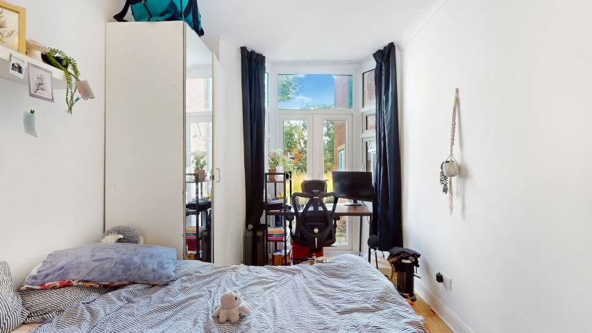 			3 Bedroom, 2 bath, 1 reception Flat			 Blenheim Gardens, Willesden Green